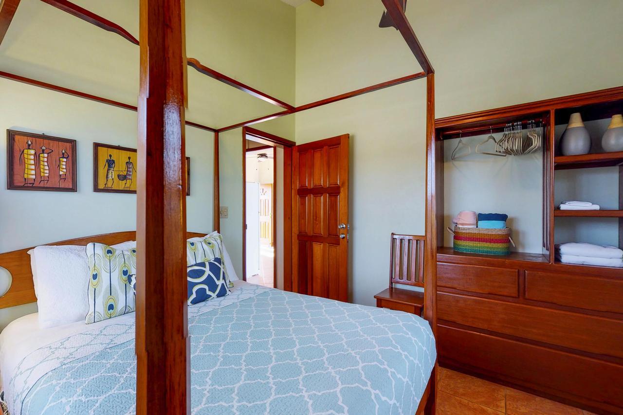 Mirasol Villa Placencia Exterior photo
